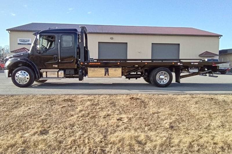 2025 FREIGHTLINER M2 106 PLUS EXT CAB 4X2 JERR-DAN CARRIER 22SRR6T-W-LP